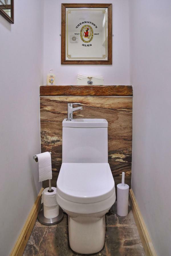 Windmill Inn Whitby Bagian luar foto
